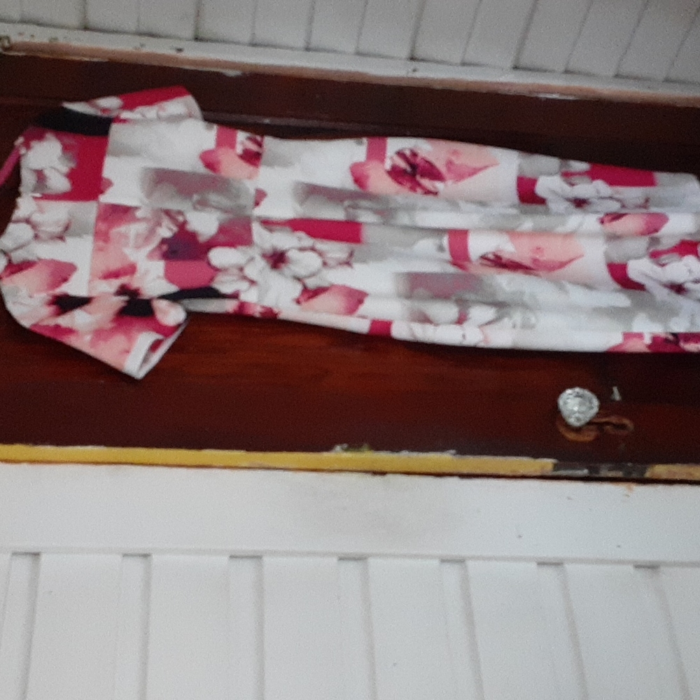 Calvin Klein sz 4 floral short sleeve dress - Picture 7 of 8